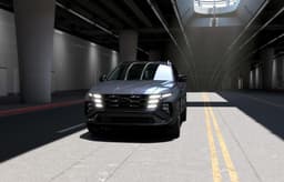 У Hyundai Tucson появились новые версии — гибридные и с передним приводом вместо полного